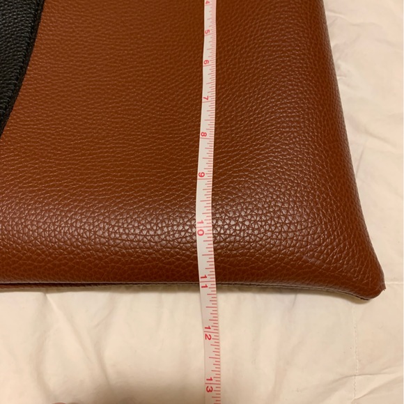 🔥Sale🔥 Brand New Vince Camuto Pebbled Leather Tote - Picture 7 of 8